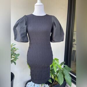 🌿 H&M Fitted Mini Dress with Short Puff Sleeves in Black, S